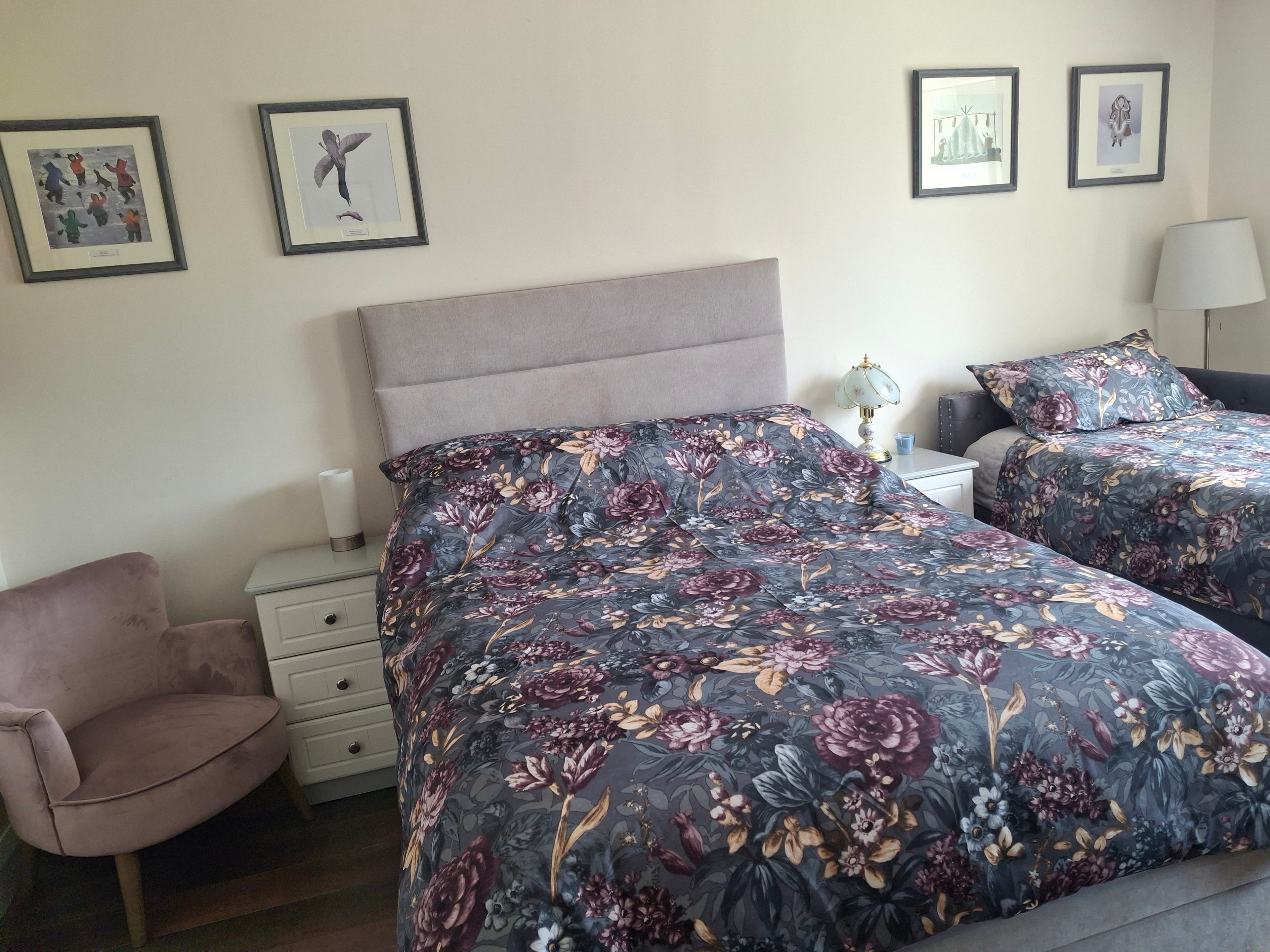 Room 1 — Bedroom detail